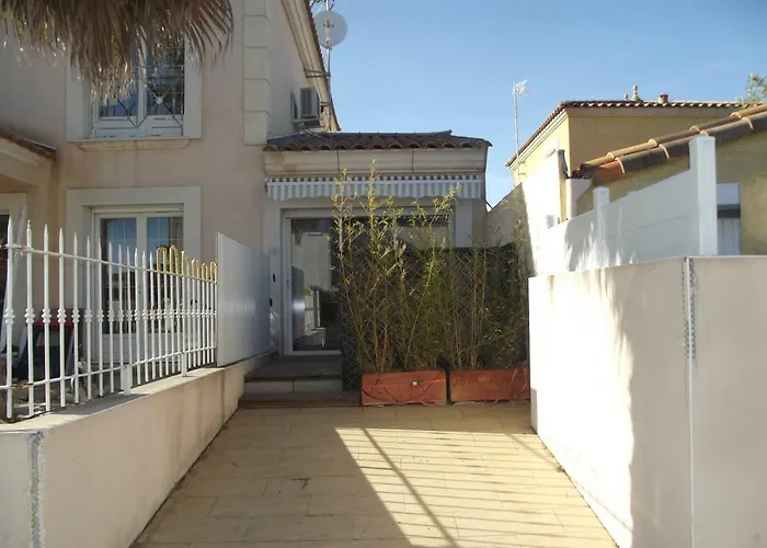 67 Rue Des Manilles